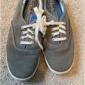 GRAY GREY tie up KEDS size 6.5